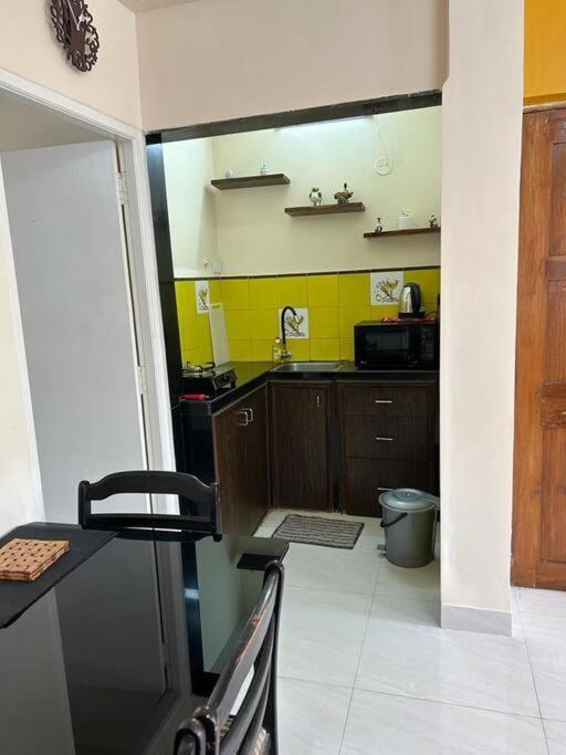 Spacious Studio & Pool Facility. 比纳里姆 外观 照片
